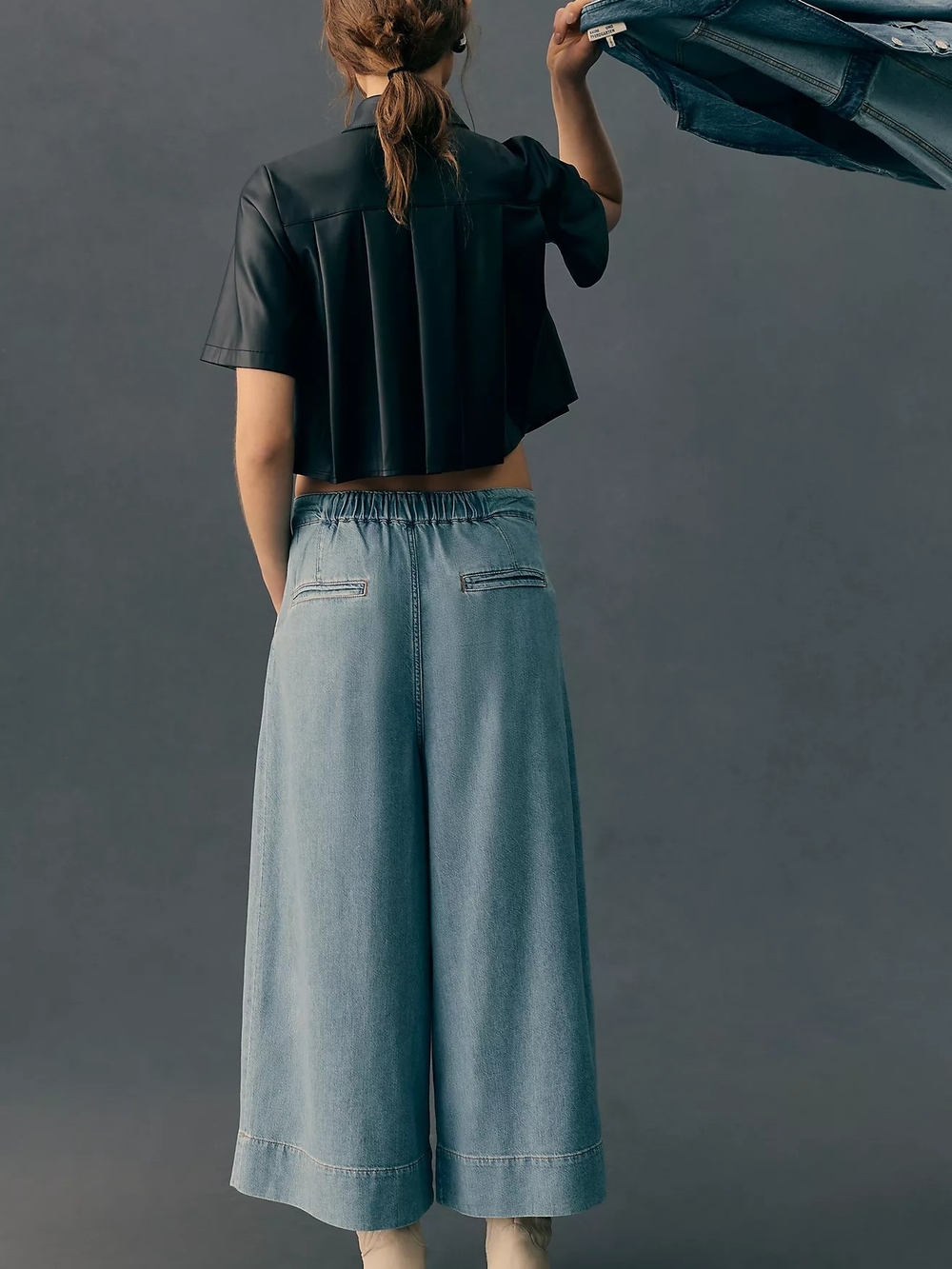 Pilcro Pleated High-Rise Wide-Leg Culotte Crop Jeans Size 27 - Picture 6 of 10